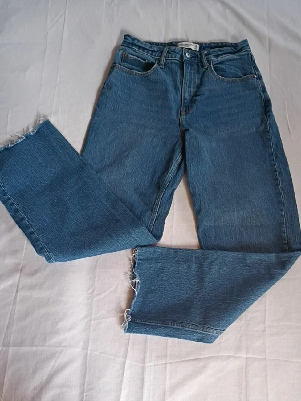 Abercrombie & Fitch The 90's Relaxed High Rise Straight Size 28 Blue Denim Jeans